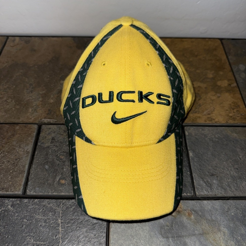 Y2K Nike Oregon Ducks‎ Fitted Wool Blend Hat Cap Green Yellow OSFM NCAA